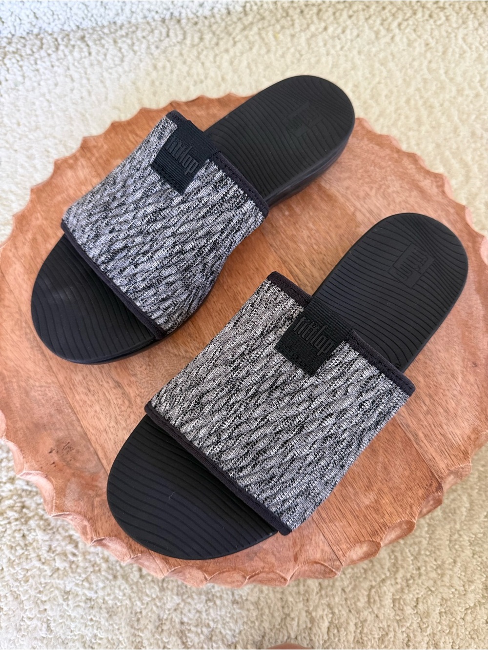 Fitflop Black-White Artknit Mesh Cushion Slides.